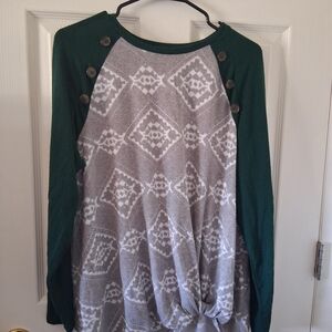 Maurices Green Sleeve Gray Patterned Knit Top